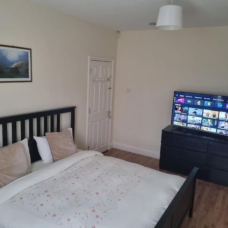 Guess Bungalow Wembley Appartement Londen Buitenkant foto