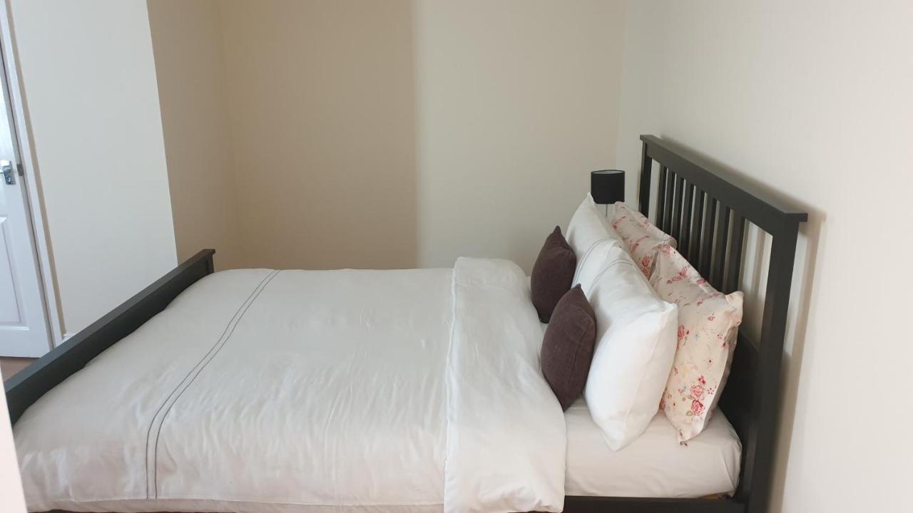 Guess Bungalow Wembley Appartement Londen Buitenkant foto