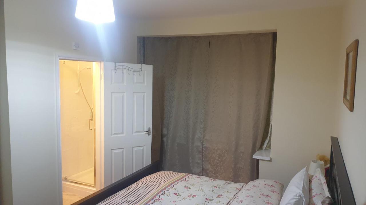 Guess Bungalow Wembley Appartement Londen Buitenkant foto