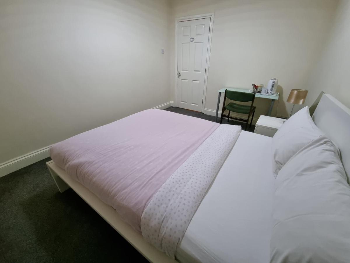 Guess Bungalow Wembley Appartement Londen Buitenkant foto
