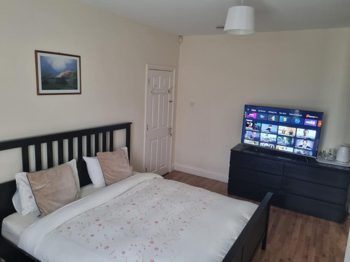 Guess Bungalow Wembley Appartement Londen Buitenkant foto