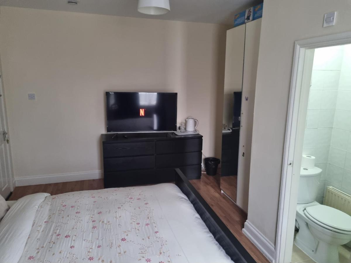 Guess Bungalow Wembley Appartement Londen Buitenkant foto