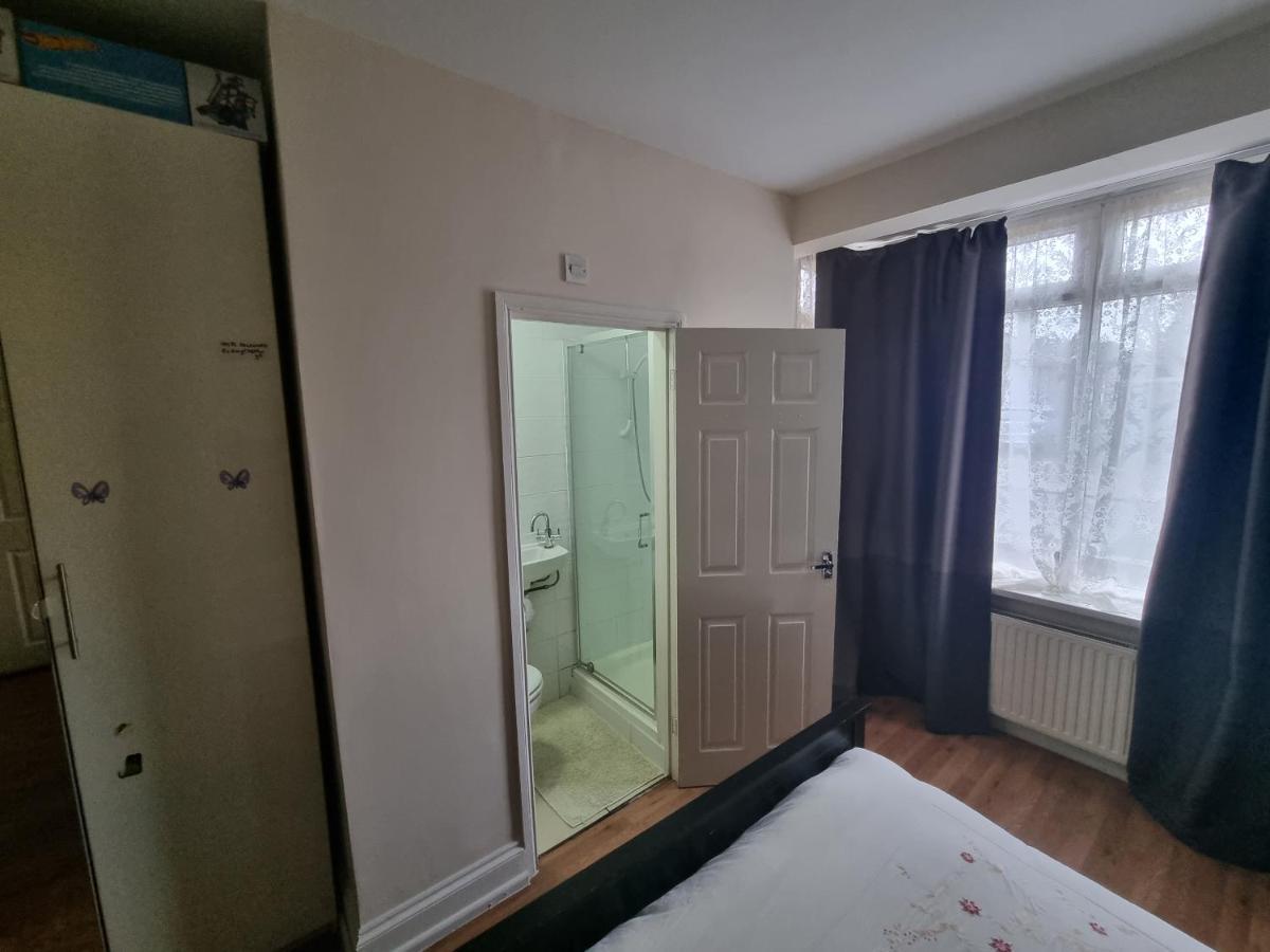 Guess Bungalow Wembley Appartement Londen Buitenkant foto